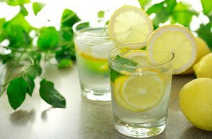 Лимонная вода полеза для здоровья